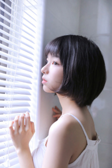 一面亲一面膜下奶